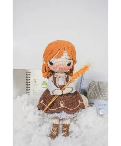 Búp bê len bé gái tóc cam váy nâu cổ điển ôm lúa