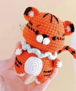 Búp bê len hổ con mini cổ áo xanh má hồng